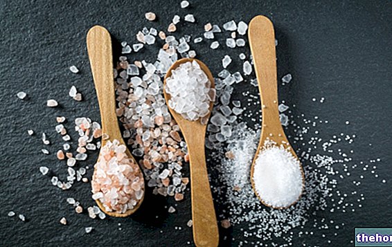 Prekomerna poraba soli: simptomi preveč slane prehrane