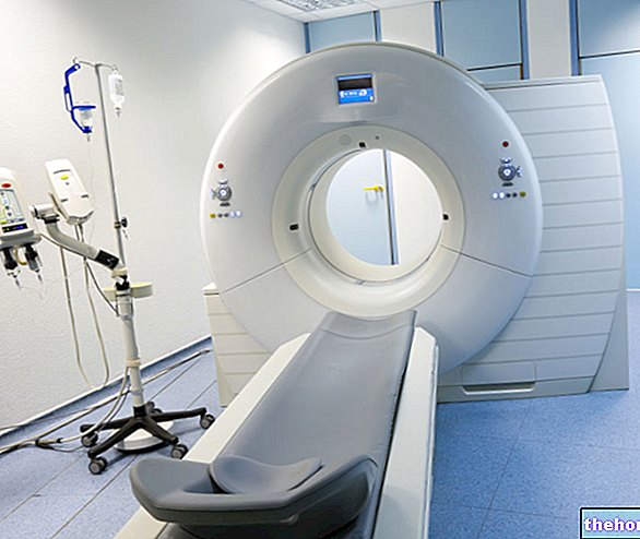 CT scan avec contraste : qu'est-ce que c'est ? Indications, procédure, risques et résultats