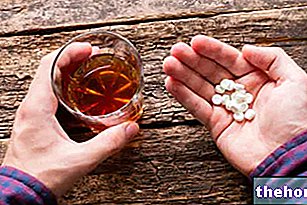 Farmakologiset yhteisvaikutukset: alkoholi, kahvi, maito ja aurinko.