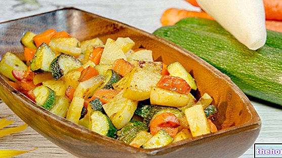 Daikon dans une casserole avec des légumes