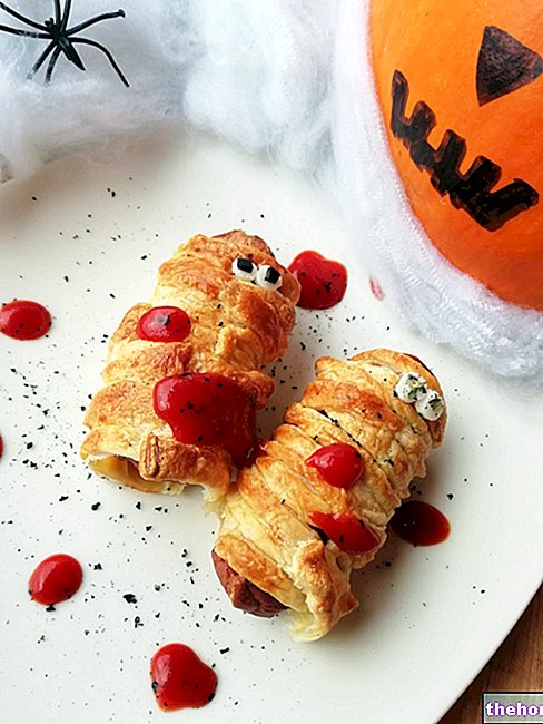 Halloween Mummies - Puff pastry dengan Würstel