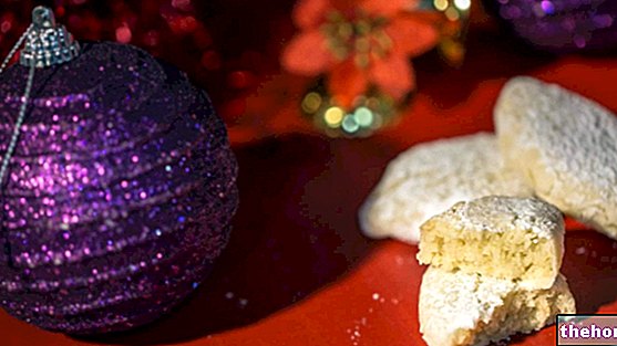 Ricciarelli-アーモンド入りクリスマスクッキー