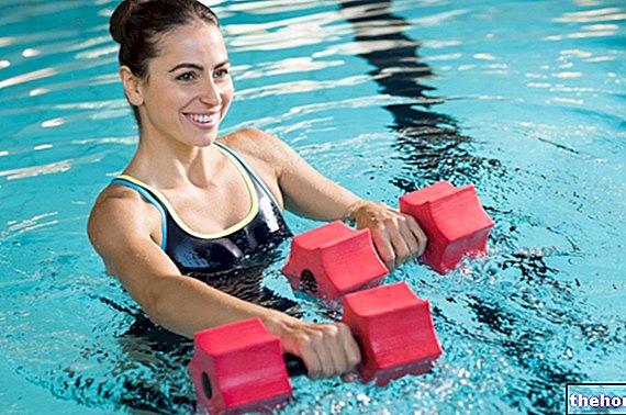 पूल में कसरत: पानी में करने के लिए व्यायाम