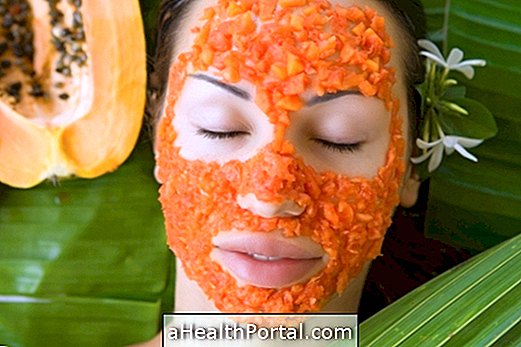 Exfoliation maison à la papaye pour laisser le visage propre et doux