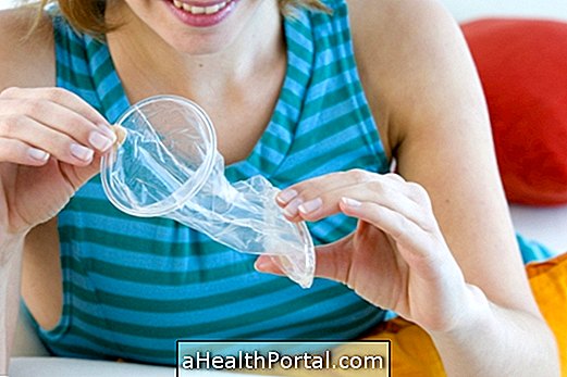 Comment utiliser le préservatif féminin